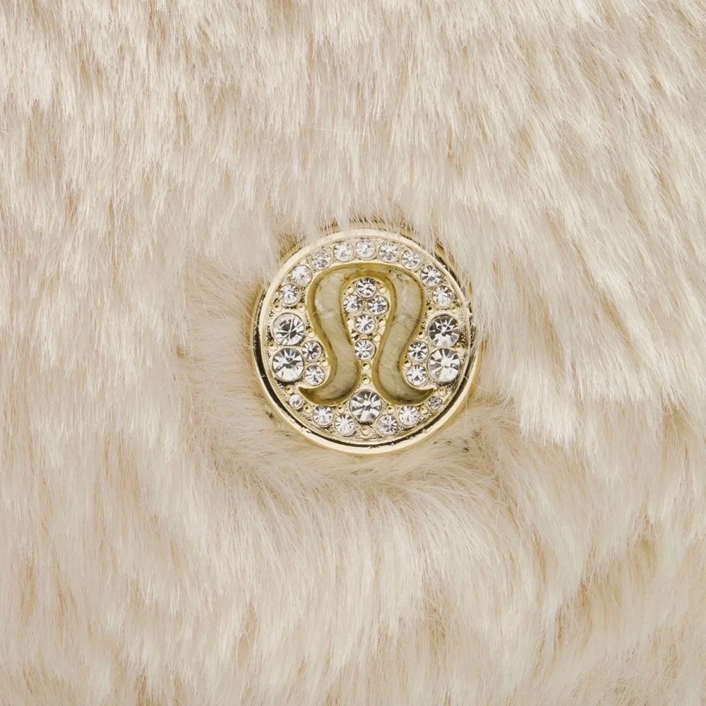 🆕 LULULEMON Everywhere Belt Bag Plush Fleece *Rhinestone Logo! NEW Ivory/Gold - Picture 4 of 17